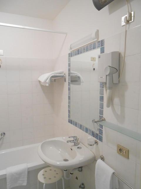 San Luigi Aparthotel Limone sul Garda